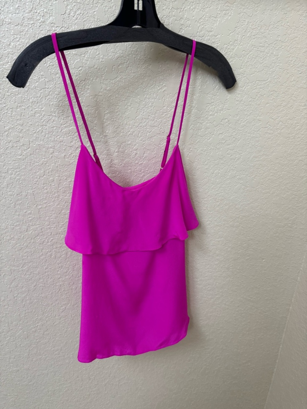 Lilly Pulitzer Women’s Hot Pink top S Spaghetti Stra p Ruffle Camisole